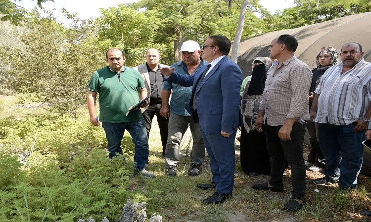 محافظ بورسعيد يتفقد مشتل المحافظة ومبنى الصم والبكم ومبنى تحسين الصحة