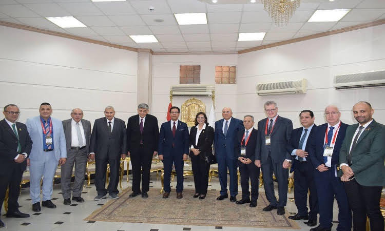 رئيس جامعة بنها يفتتح المؤتمر السنوي الـ 13 لكلية الطب