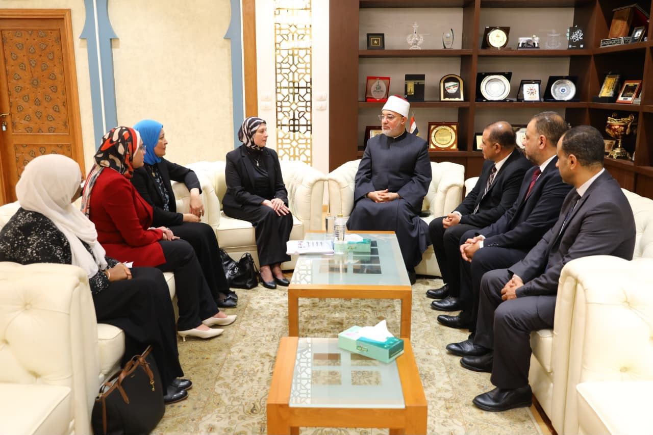 مذكرة تفاهم بين دار الإفتاء والبحوث الاجتماعية والجنائية لتعزيز التعاون العلمي