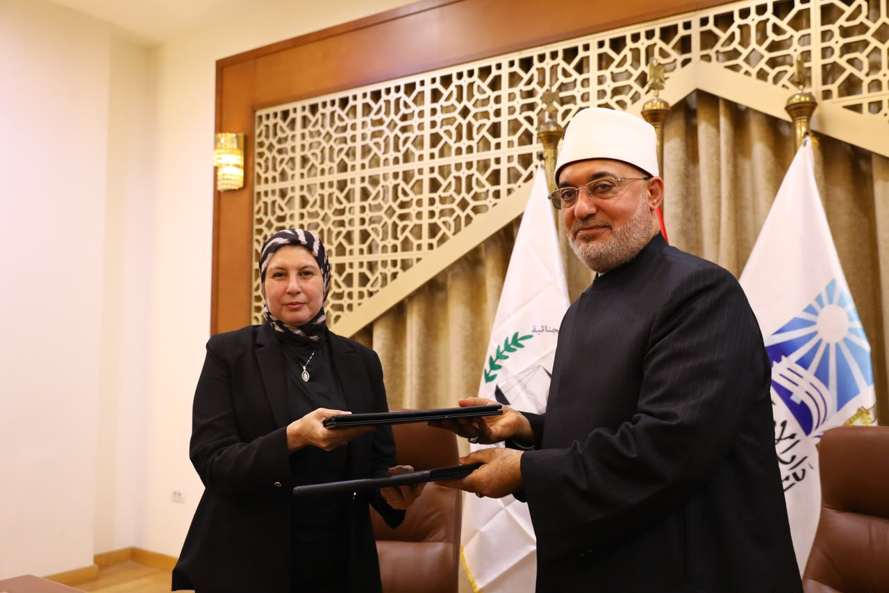 مذكرة تفاهم بين دار الإفتاء والبحوث الاجتماعية والجنائية لتعزيز التعاون العلمي