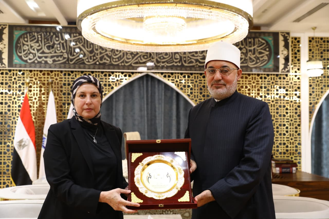 مذكرة تفاهم بين دار الإفتاء والبحوث الاجتماعية والجنائية لتعزيز التعاون العلمي