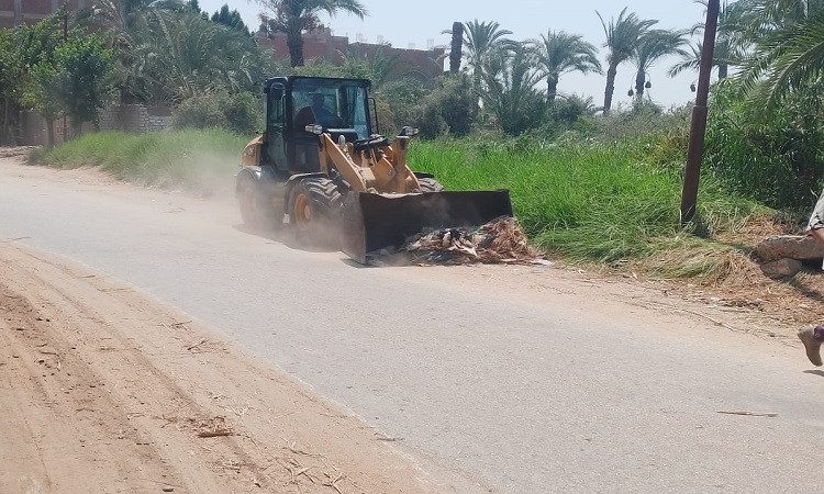 حملات مكثفة لرفع الإشغالات وتحسين المظهرالحضاري بمركزي إطسا وسنورس