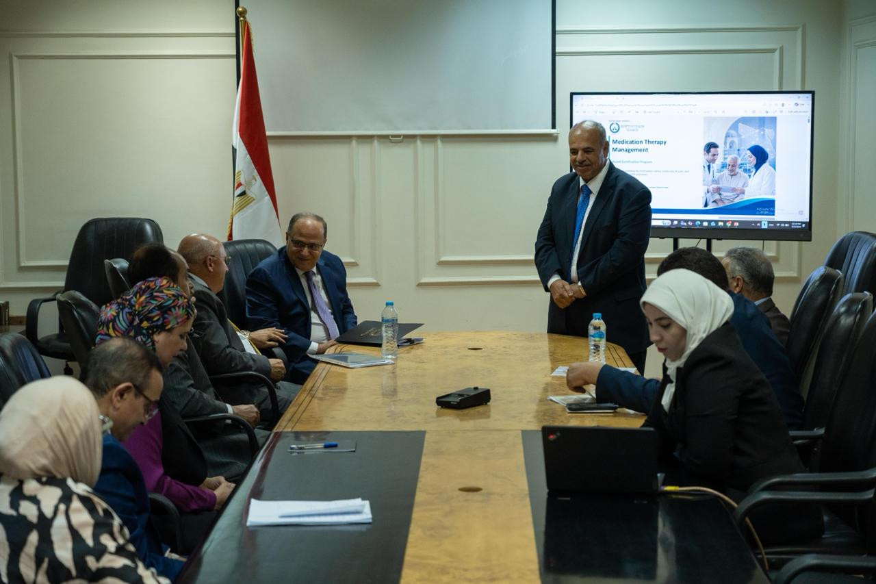 الدكتور علي الغمراوي، رئيس هيئة الدواء المصرية