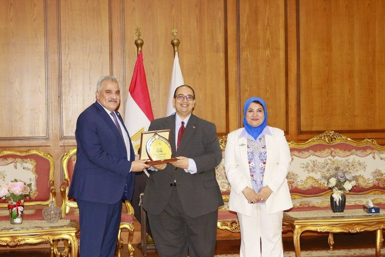عربات نقل وحفظ أسماك