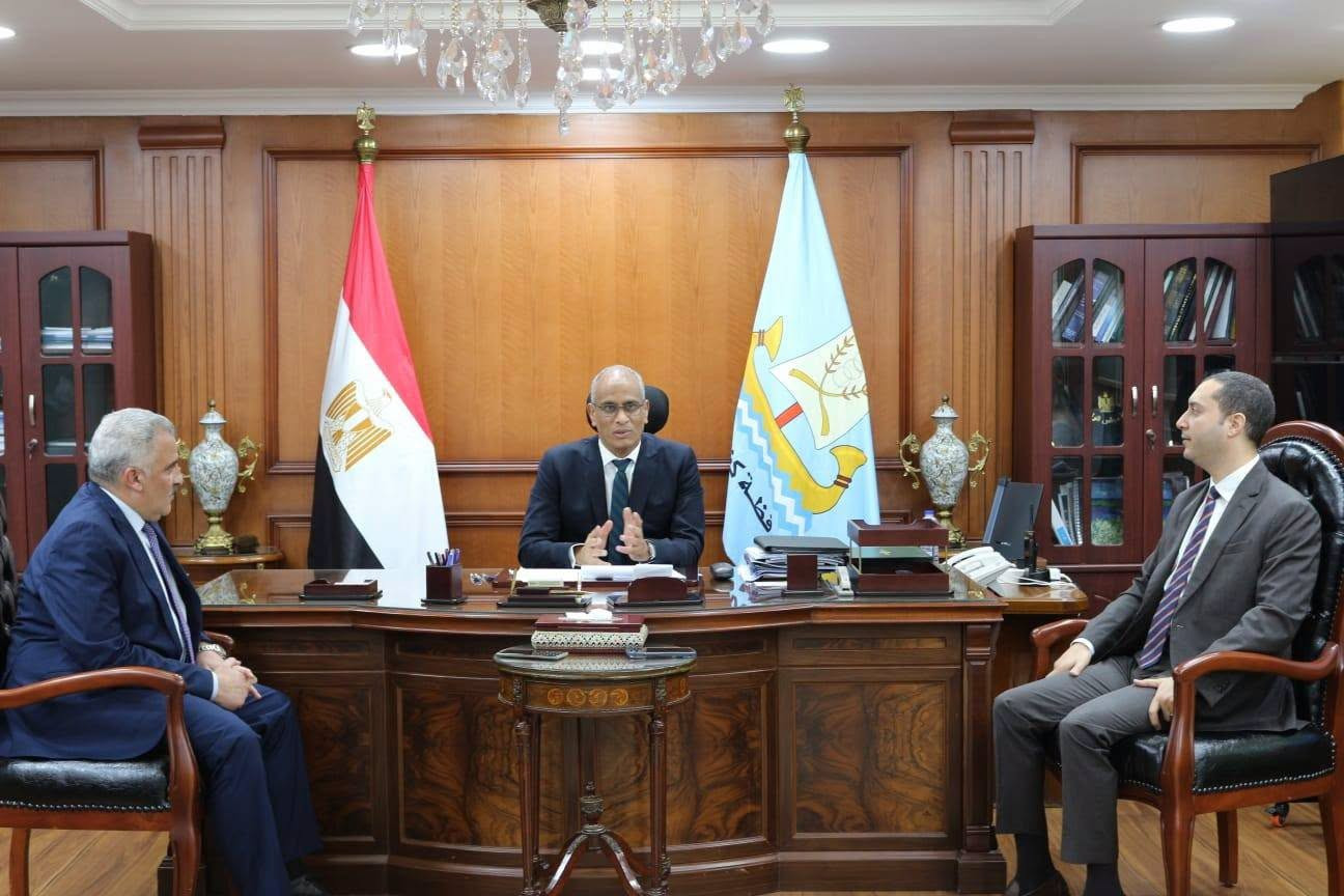 عربات نقل وحفظ أسماك