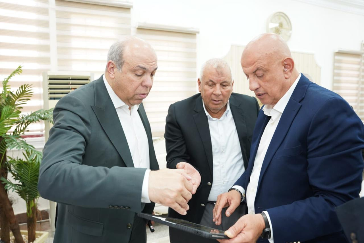 الدكتور سامح الحفني  وزير الطيران المدني