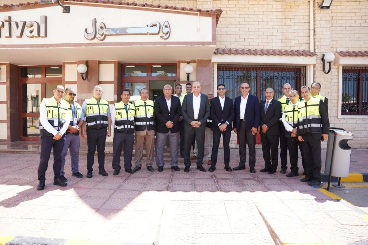 الدكتور سامح الحفني  وزير الطيران المدني