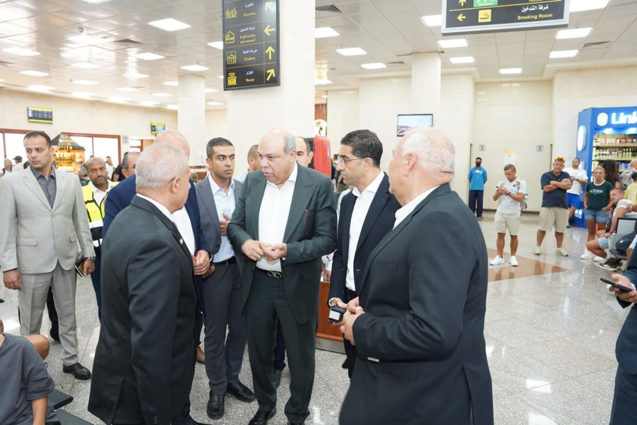 الدكتور سامح الحفني  وزير الطيران المدني
