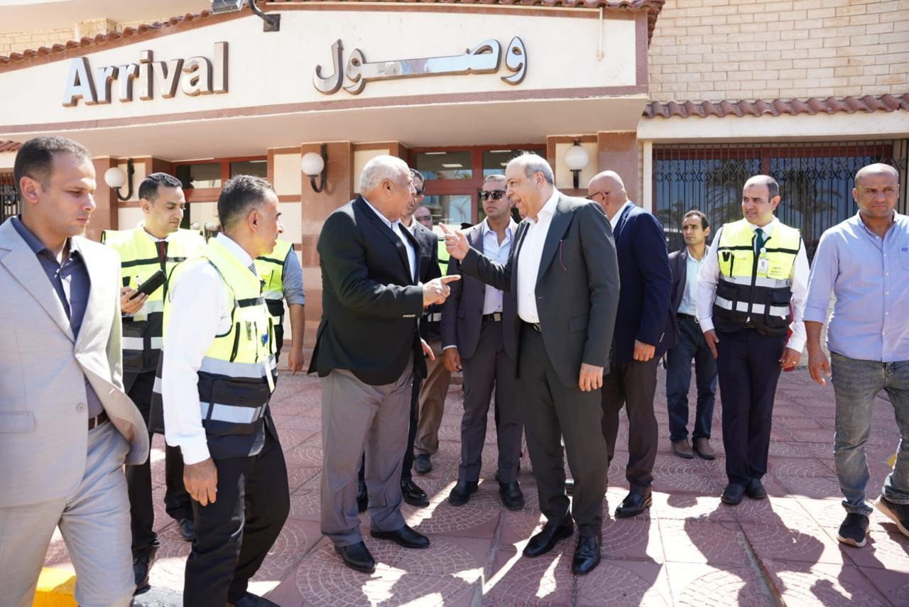 الدكتور سامح الحفني  وزير الطيران المدني