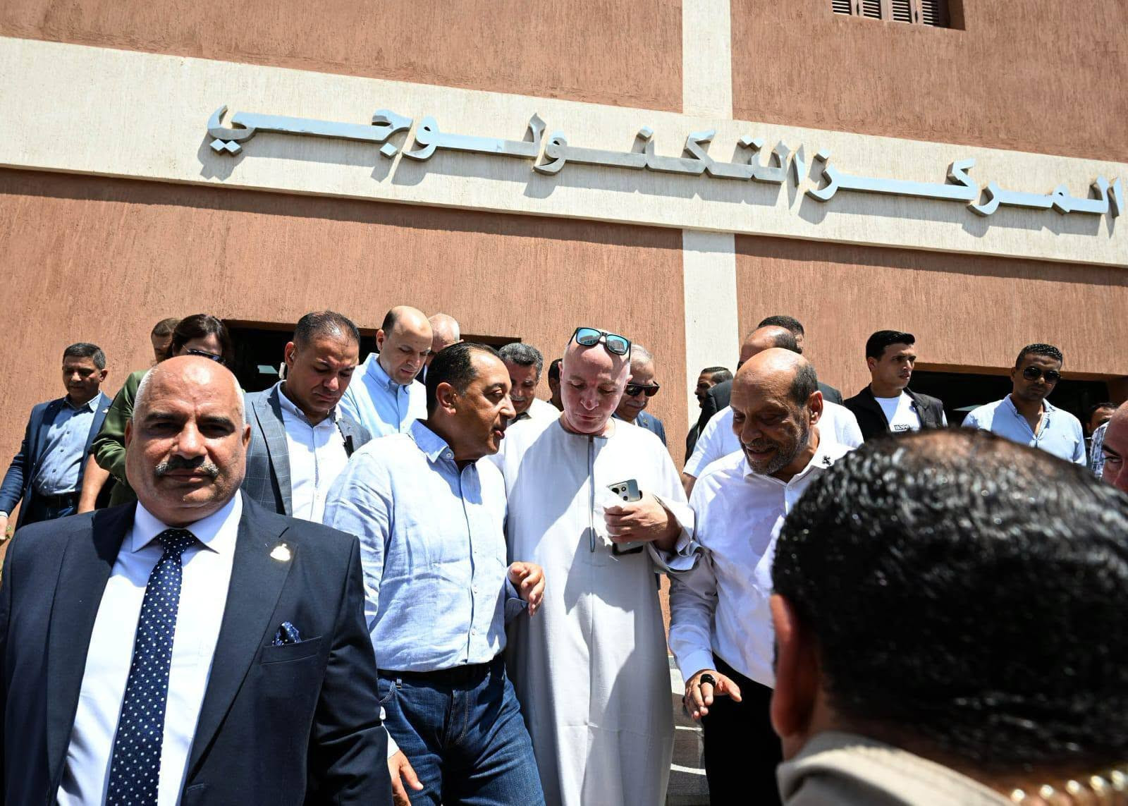 مدبولي مجمع الخدمات