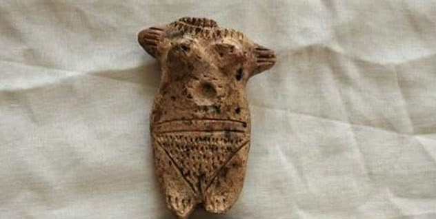 مقابر اثرية بالواحات البحرية