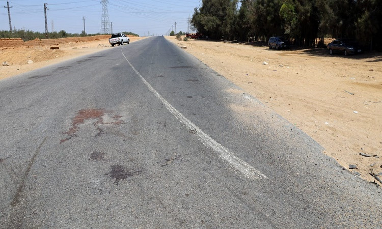 محافظ الإسماعيلية يتفقد موقع حادث 