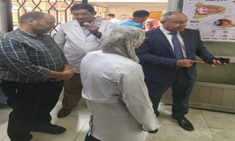 وكيل صحة القليوبية يتفقد مستشفى رمد بنها ويُحيل المتغيبين للتحقيق