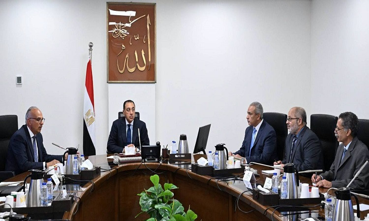 رئيس الوزراء يتابع جهود الدولة لحماية الشواطئ ومخطط استعادة شواطئ الإس