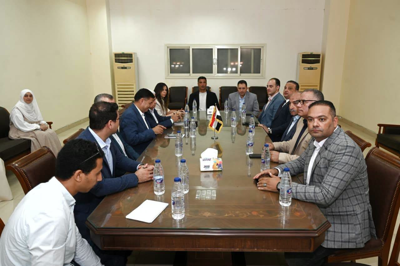 وزير الصناعة ومحافظ دمياط