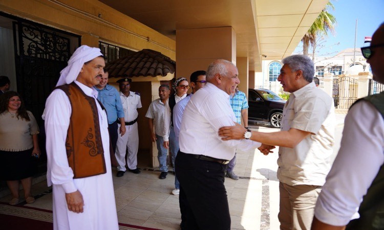 محافظ مطروح يستقبل وزير السياحة والآثار في مستهل زيارته للمحافظة