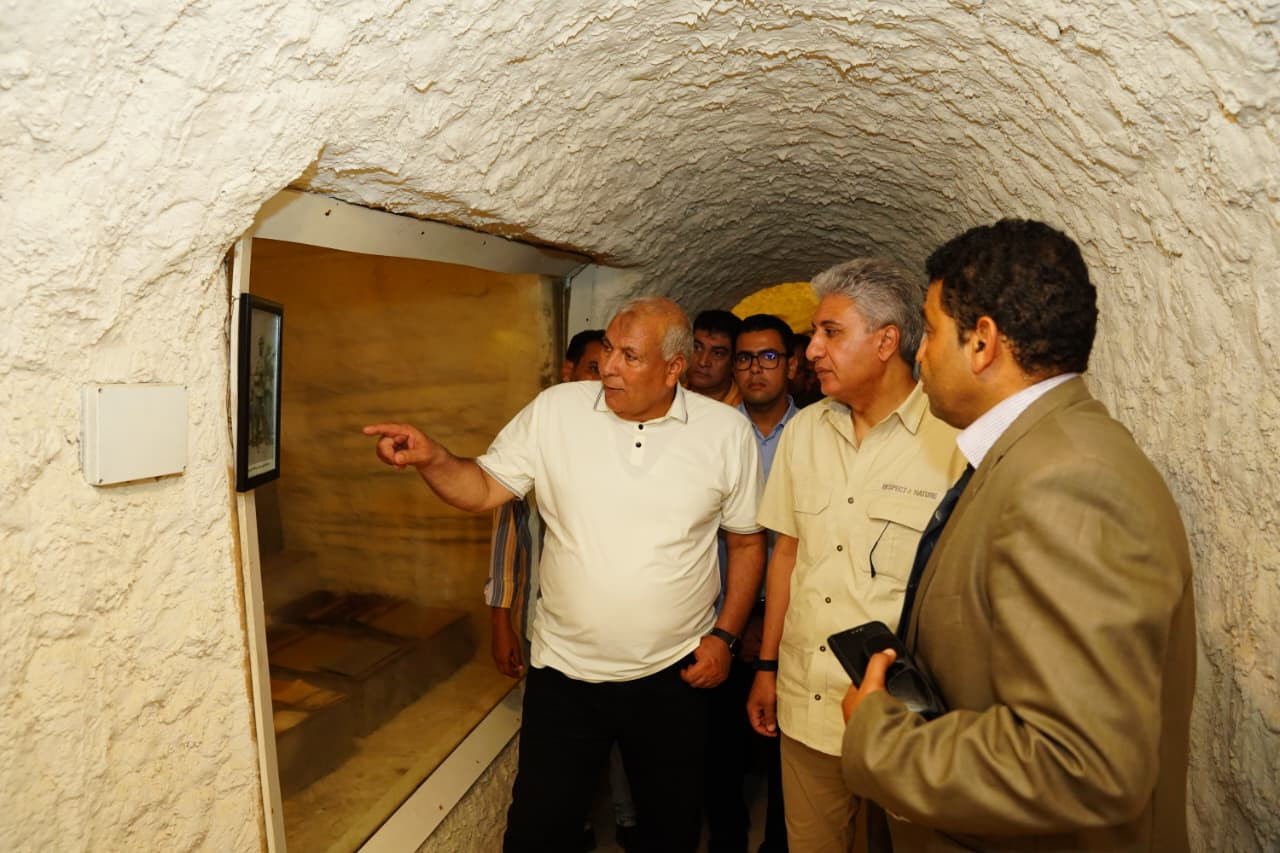 وزير السياحة