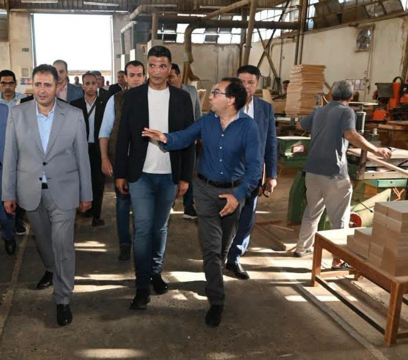 وزير الصناعة