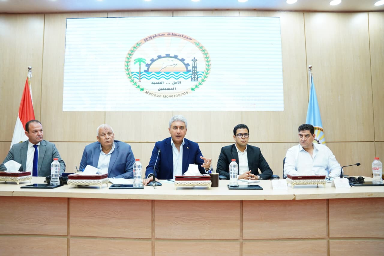 لقاء وزير السياحة ومحافظ مطروح بالمستثمرين