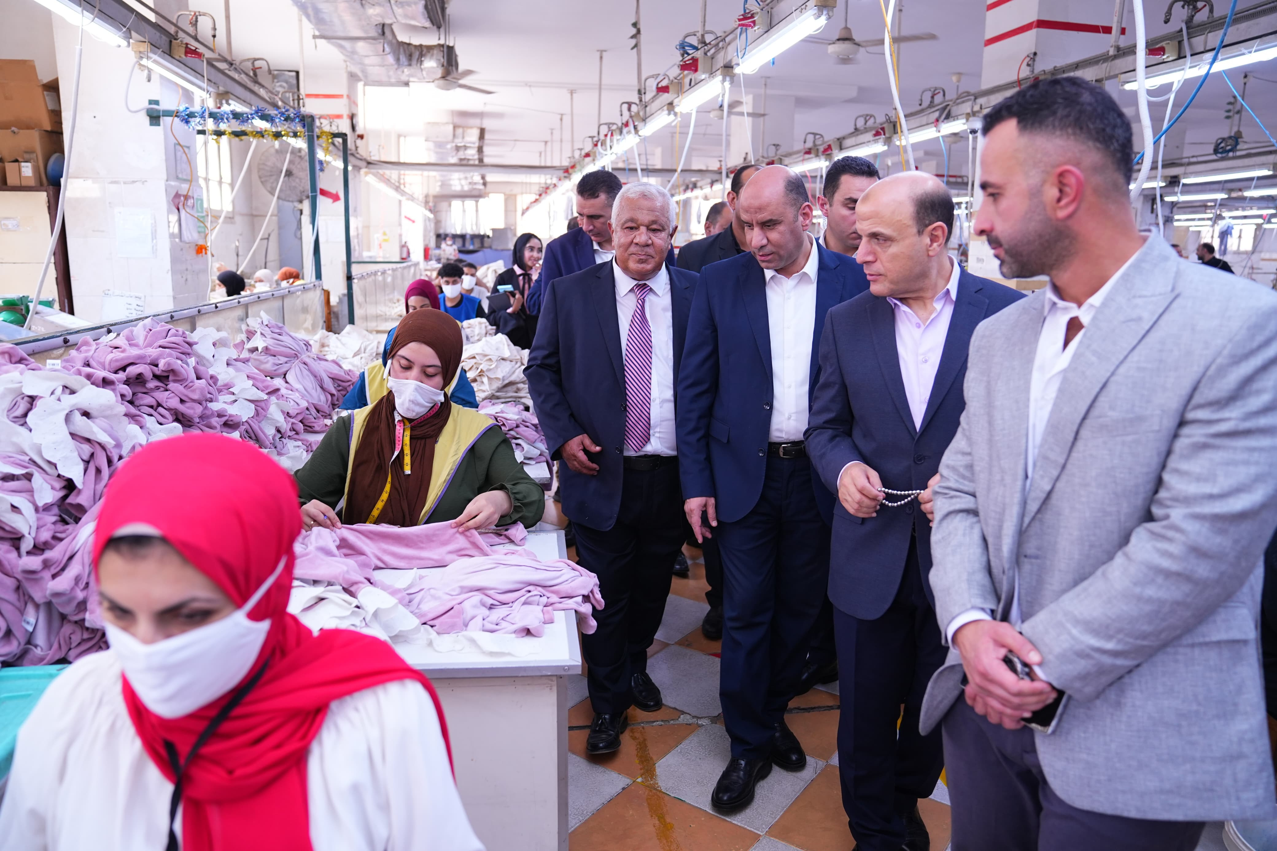 وزير العمل ومحافظ الغربية