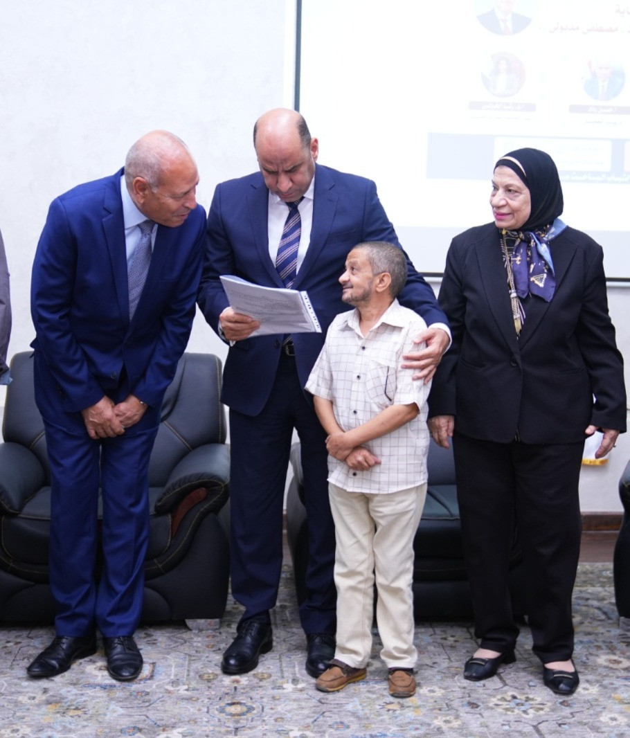 وزير  العمل ومحافظ القاهرة