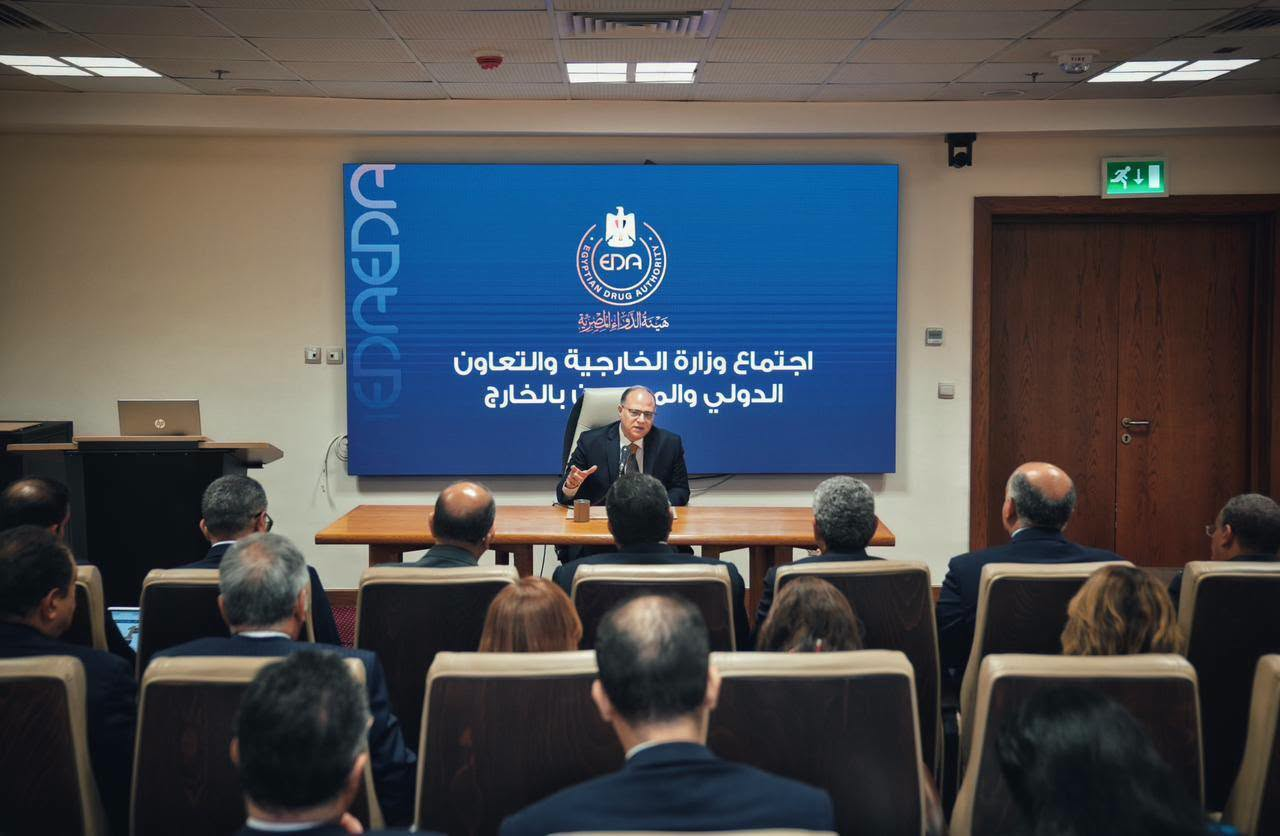 وزير الخارجية يستقبل رئيس هيئة الدواء