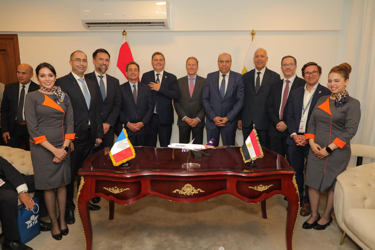 وزير الطيران المدني