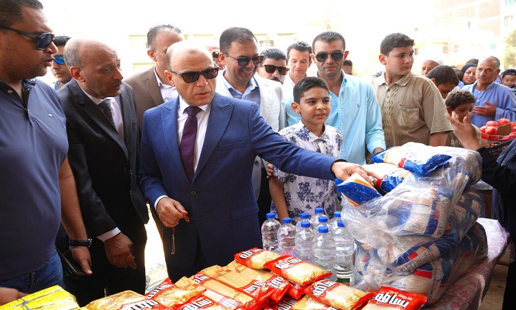 محافظ الغربية يتفقد أول سوق لليوم الواحد بقرى كفر الزيات