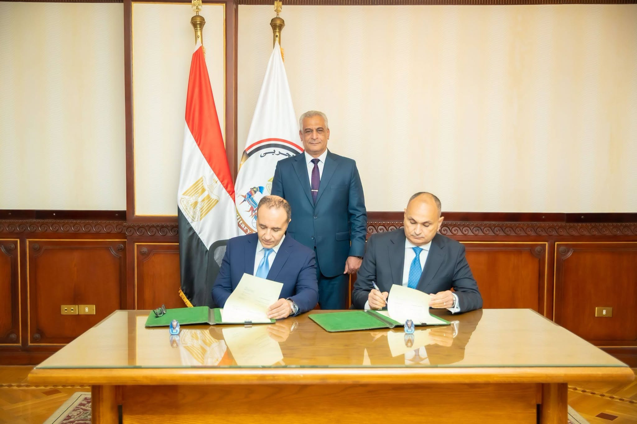 وزيرالانتاج الحربي