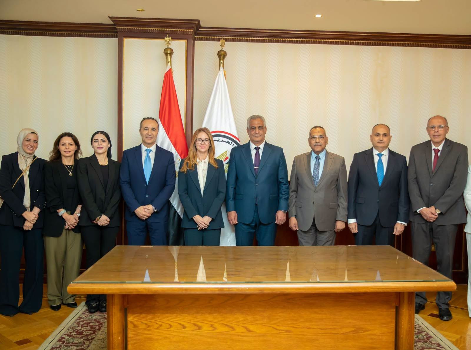 وزيرالانتاج الحربي