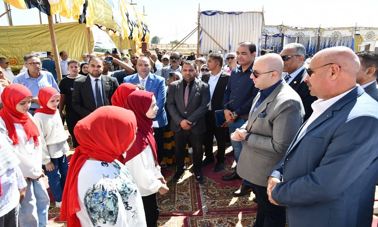 محافظ الفيوم يتفقد أعمال مبادرة 