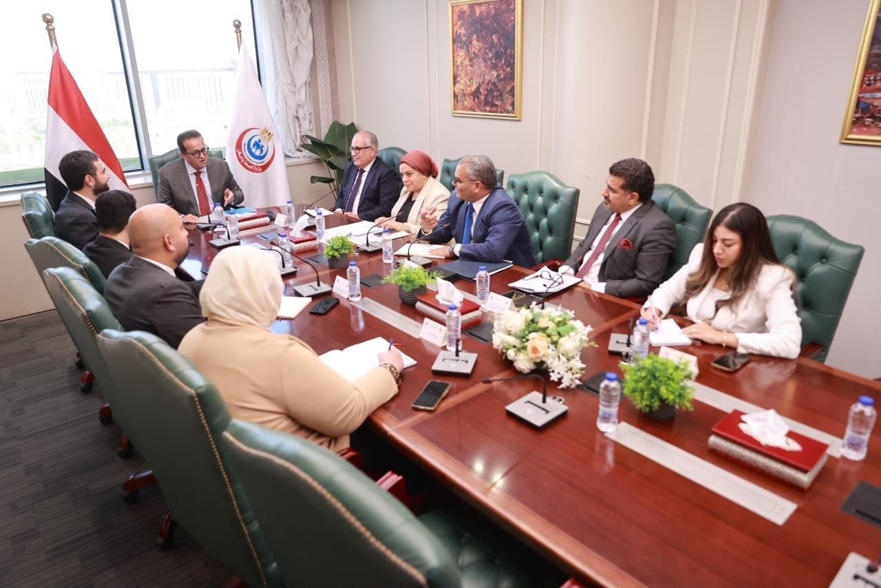 وزير الصحة يبحث مع رئيس مجلس إدارة &laquo;إليفيت&raquo; تعزيز الشراكات والاستثمارا