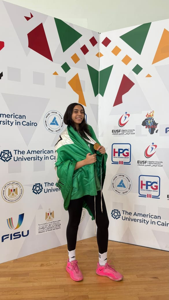 وزير التعليم العالي والقائم بعمل وزير الثقافة يتفقد جامعة القاهرة ويطم