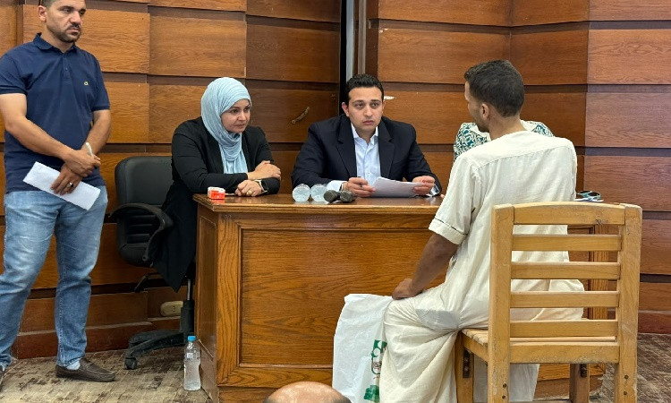 نائب الفيوم يعقد لقاءً لخدمة المواطنين بقرية 