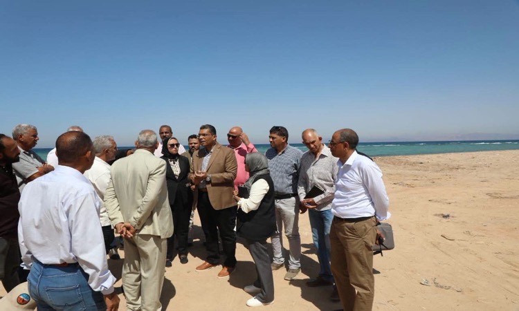 محافظ البحر الأحمر يوجه بإنشاء محطة تحلية جديدة برأس غارب