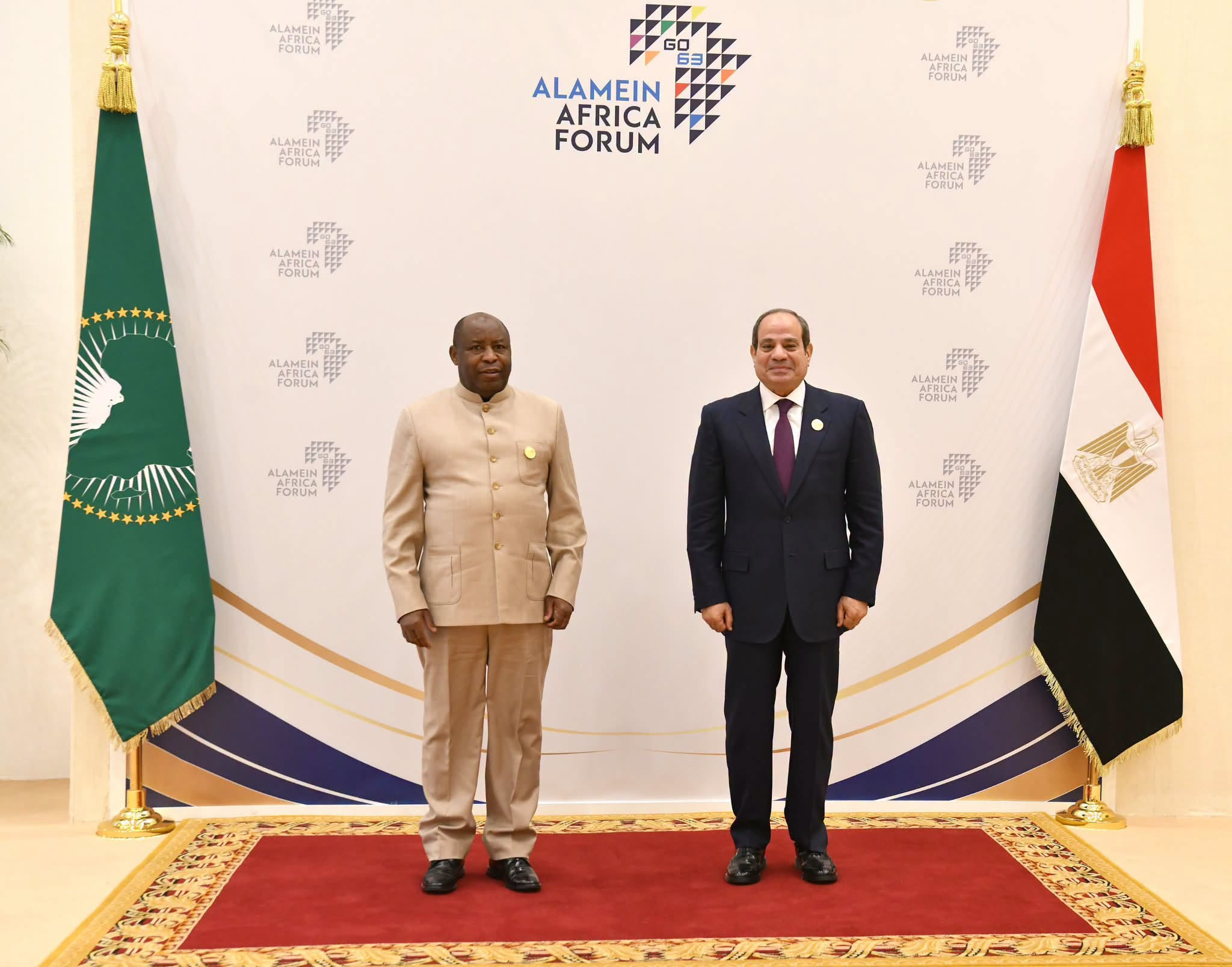 الرئيس السيسي يفتتح