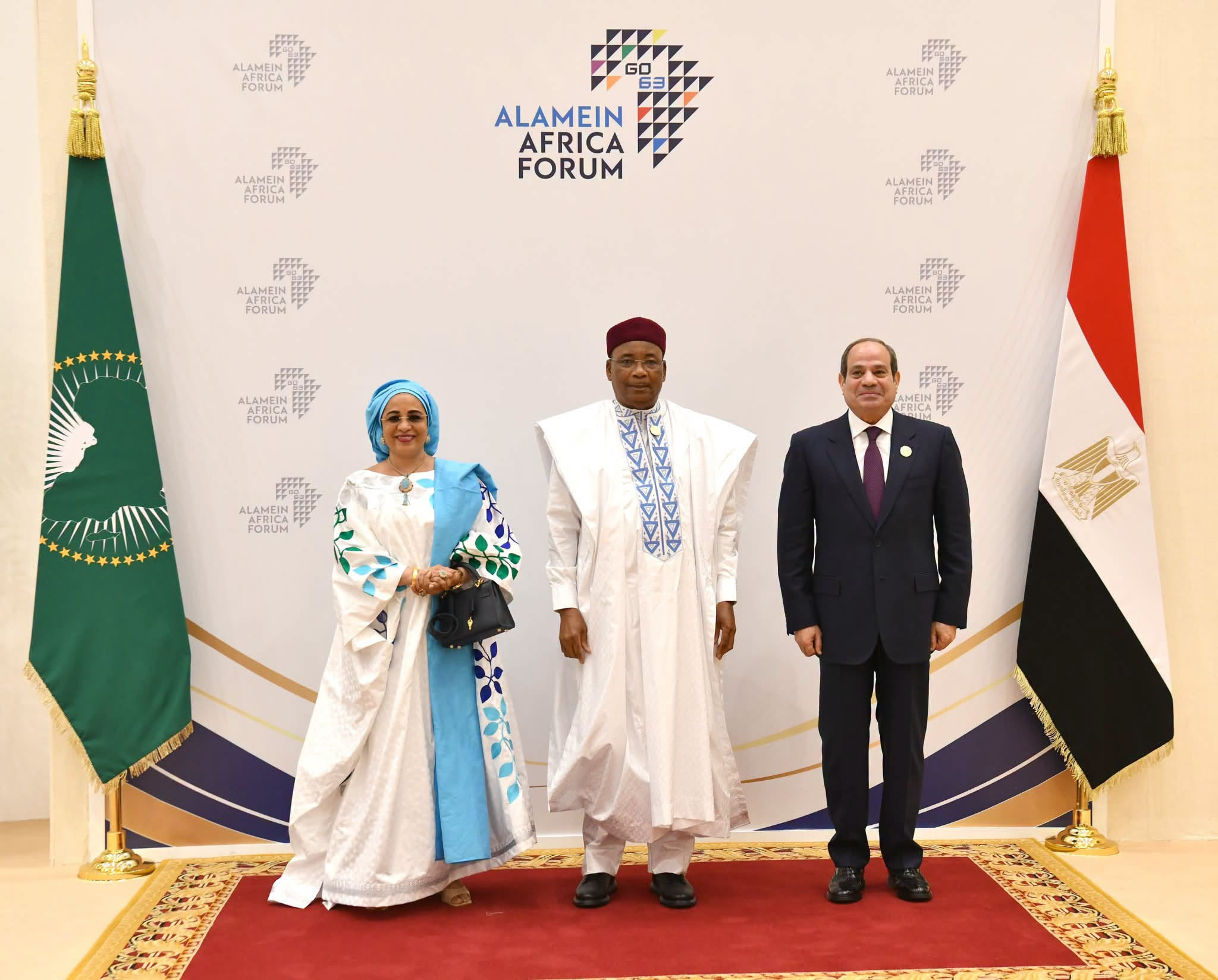 الرئيس السيسي يفتتح