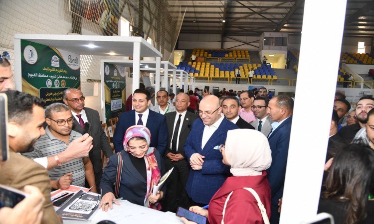 محافظ الفيوم يتفقد فعاليات ملتقى 