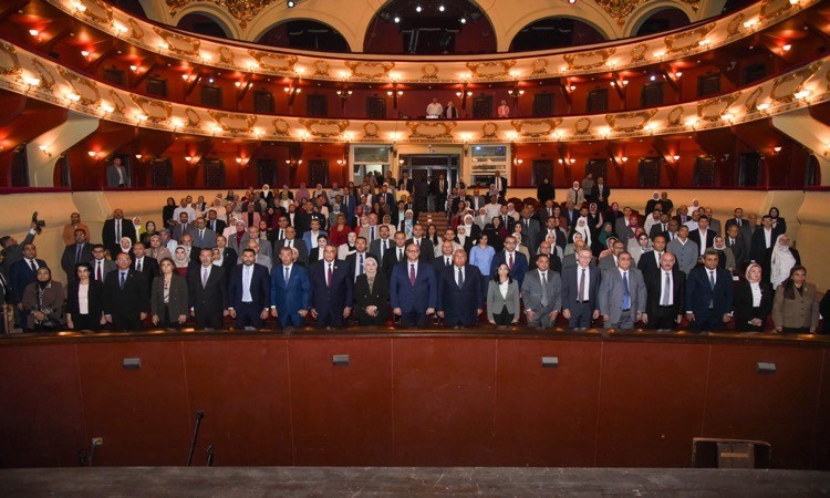 محافظ مطروح يشهد حفل تكريم الفائزين بالمشروعات الخضراء الذكية