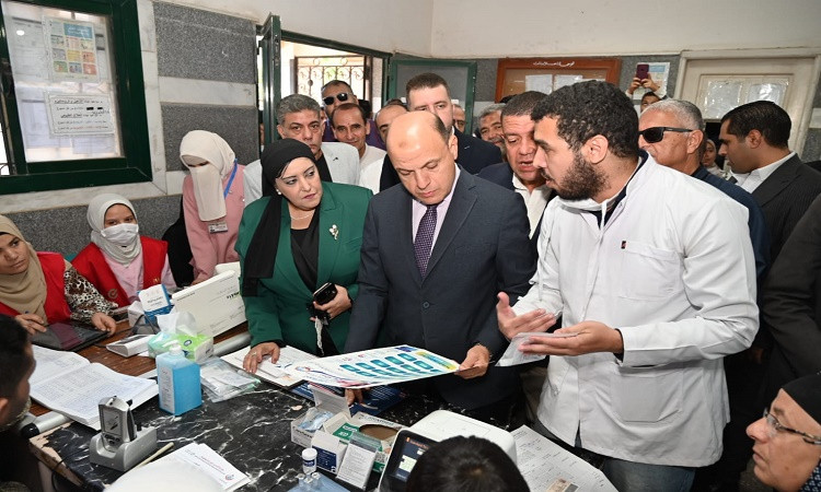 محافظ الغربية يتفقد مركز طب أسرة محلة روح بمركز طنطا