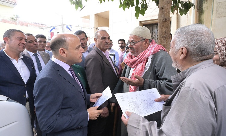 محافظ الغربية يتفقد أكبر قافلة طبية بقرية محلة روح بطنطا