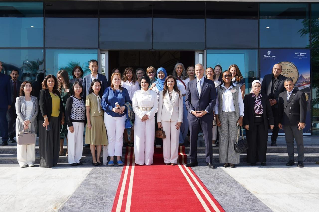 زوجات الدبلوماسيين