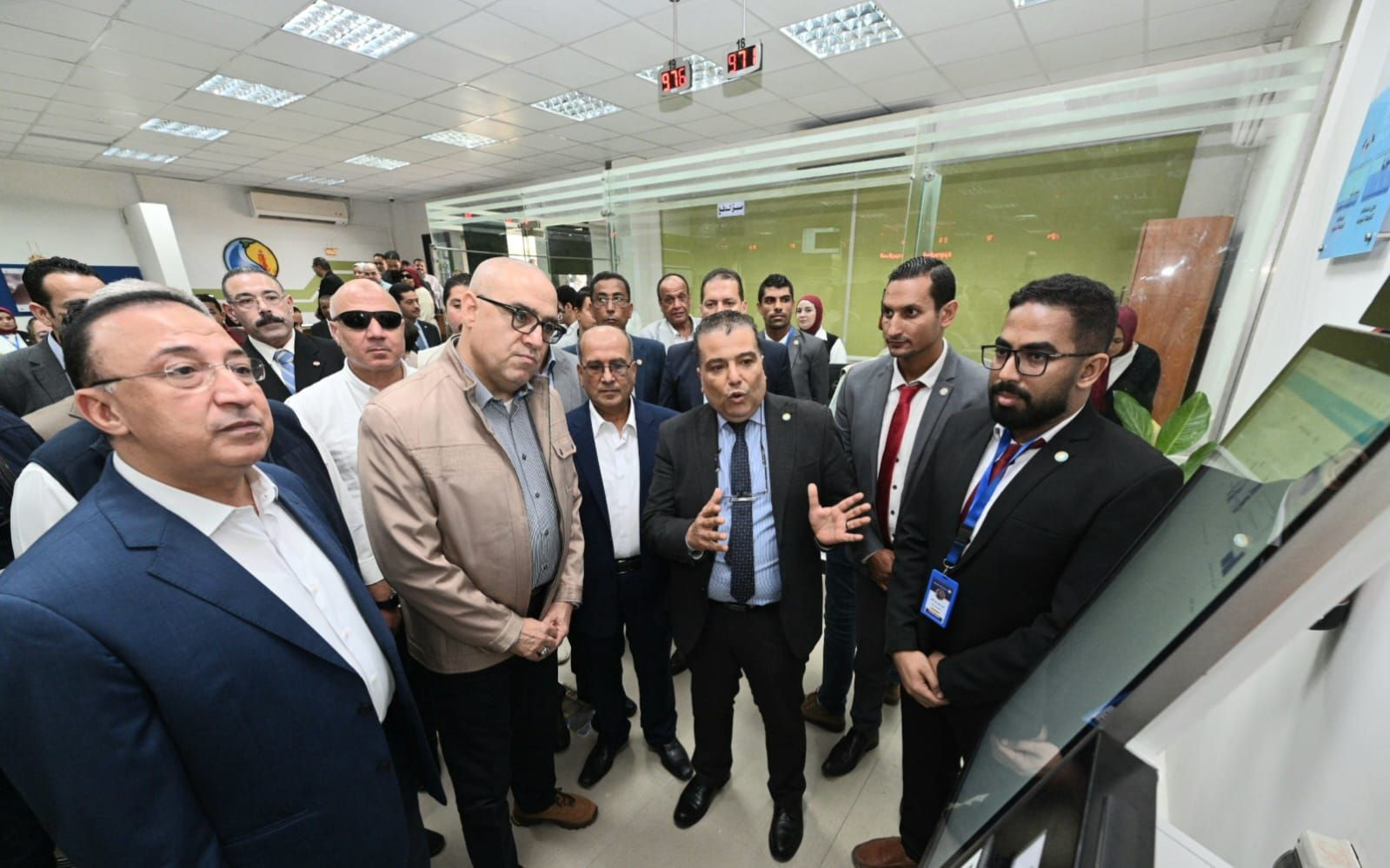 وزير الإسكان يتفقد