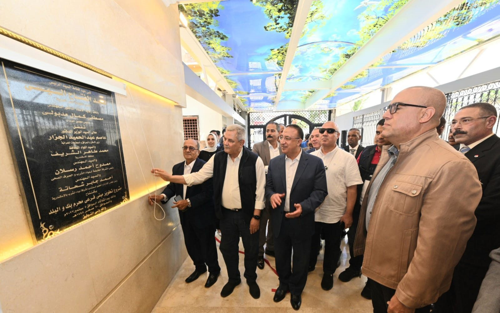 وزير الإسكان يتفقد