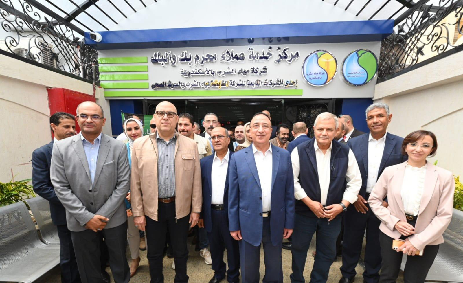 وزير الإسكان يتفقد