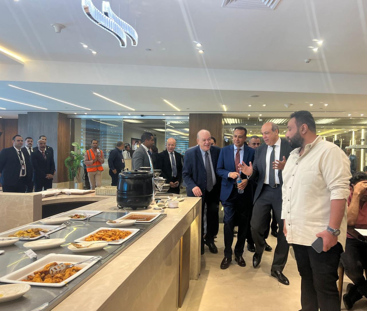 وزير الطيران المدني