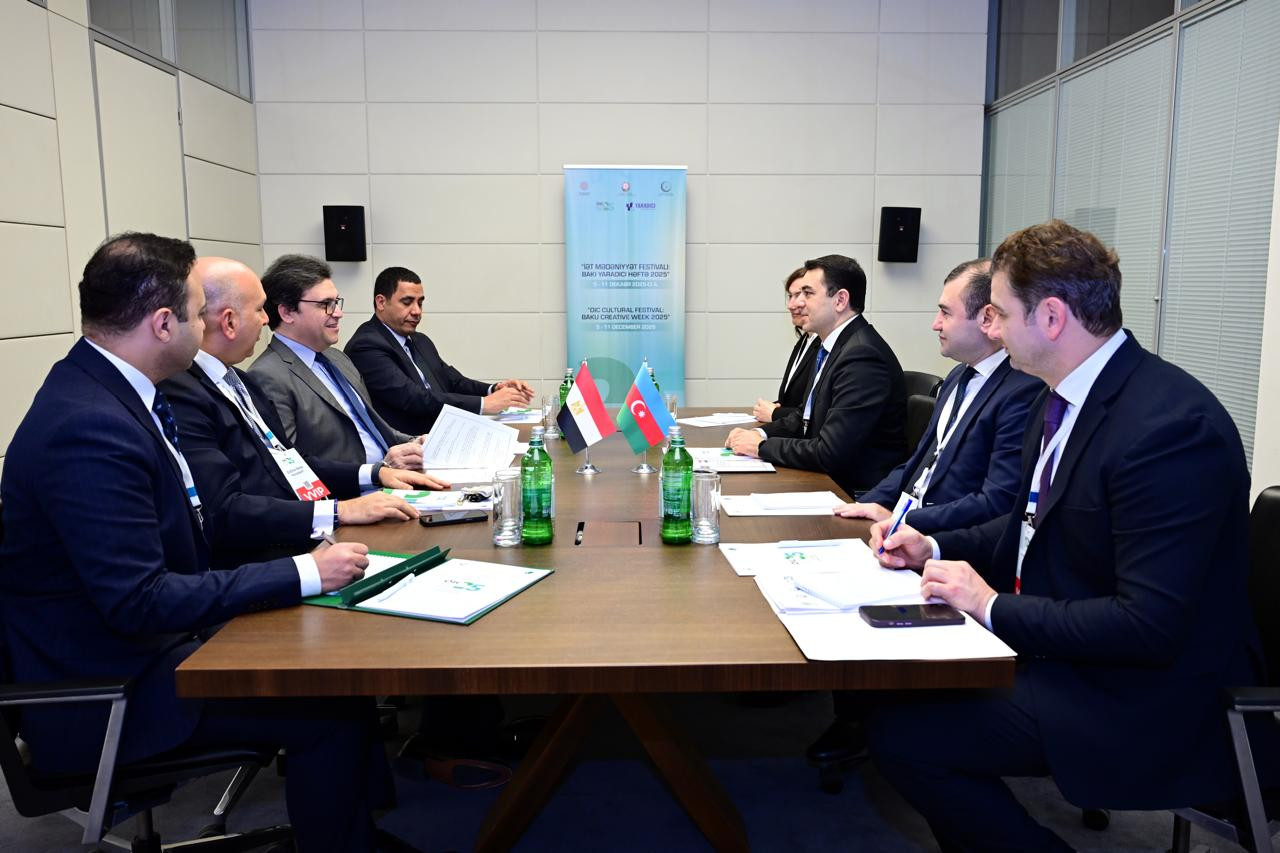 وزير الثقافة في اذربيجان