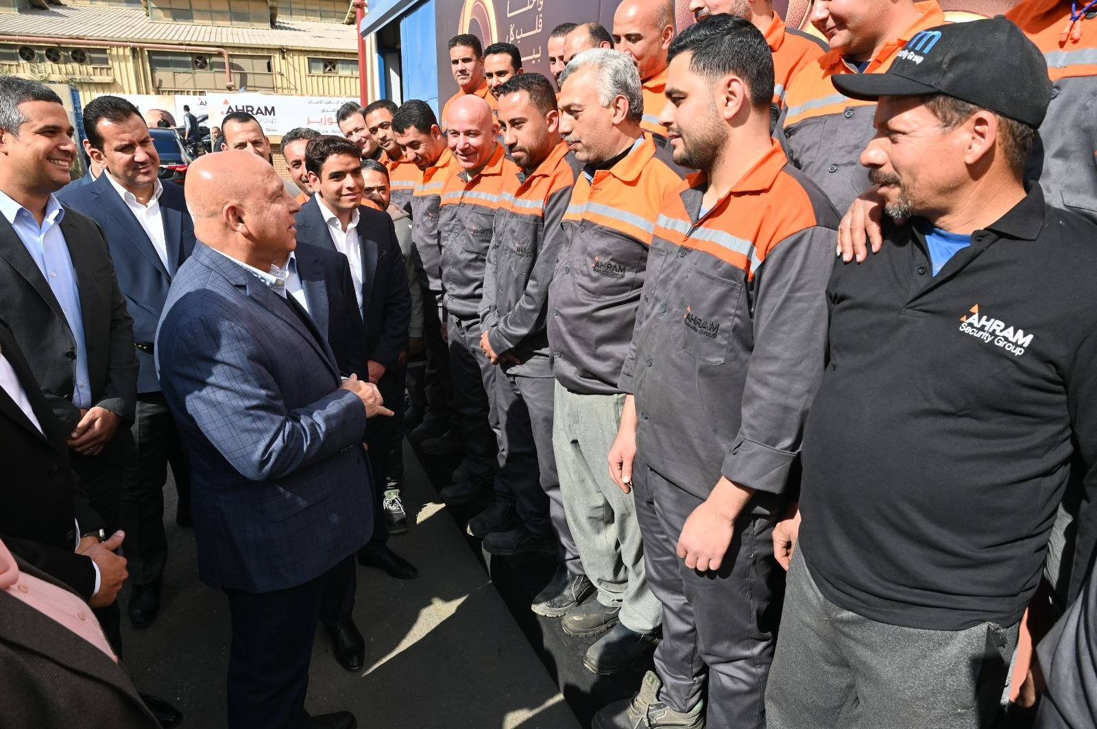 كامل الوزير يزور 3 مصانع