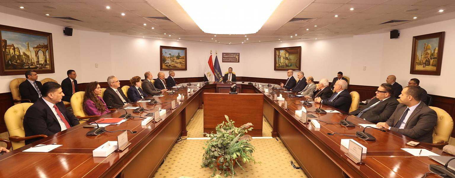 وزير الاتصالات